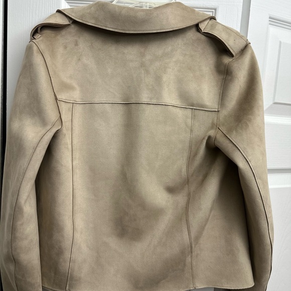 H&M Light Beige Faux Suede Cropped Moto Jacket - Women's XS. Wore it once - Picture 5 of 5